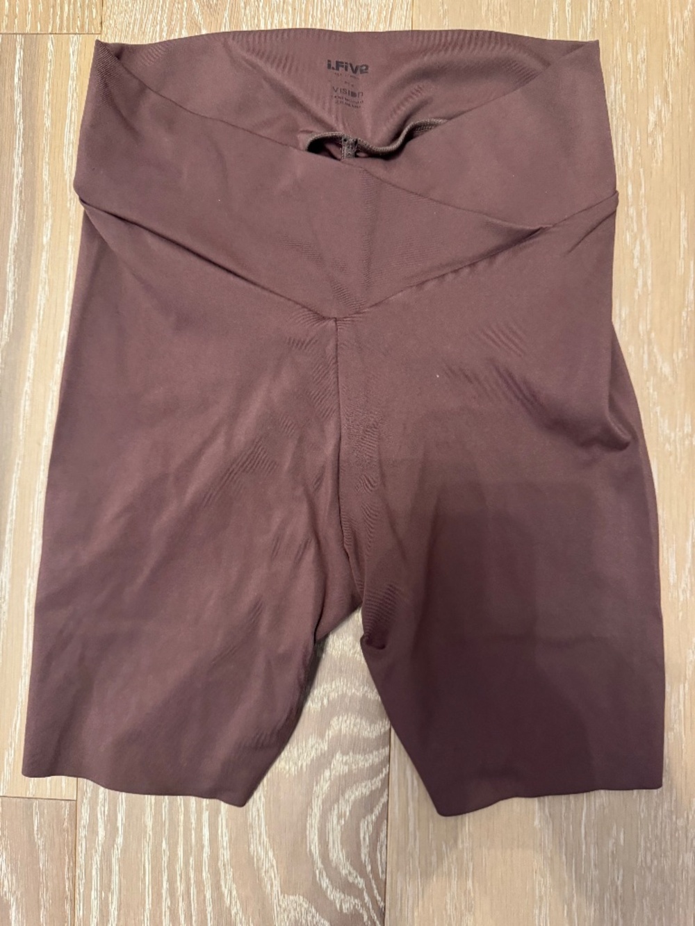 V cross waist scrunchy bum bike shorts